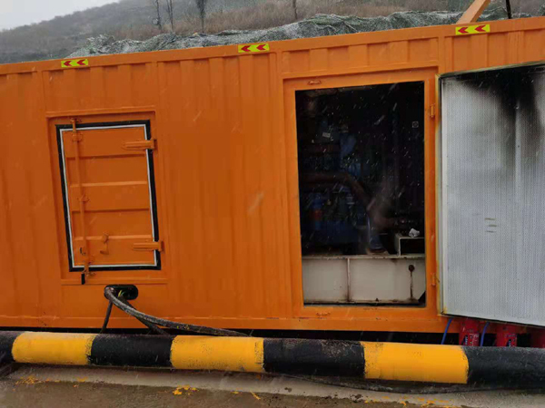 丰宁发电机出租 柴油发电机组电压低报警怎么办？