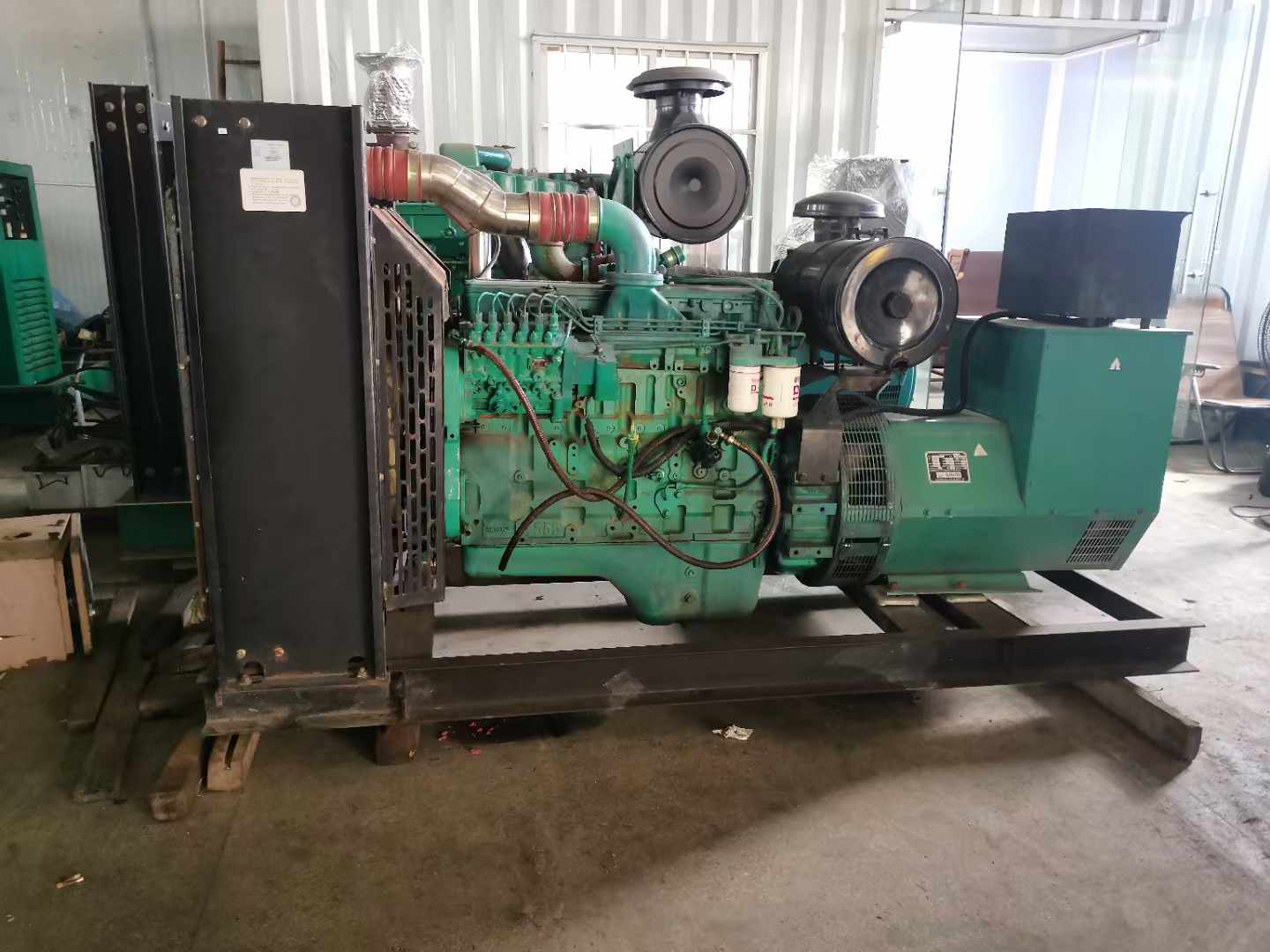 丰宁发电机租赁如何确定电缆的承载电流是否在安全范围内？